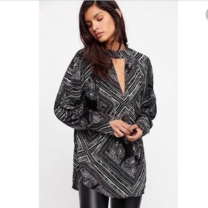 HP🎉 Free People black choker floral tunic